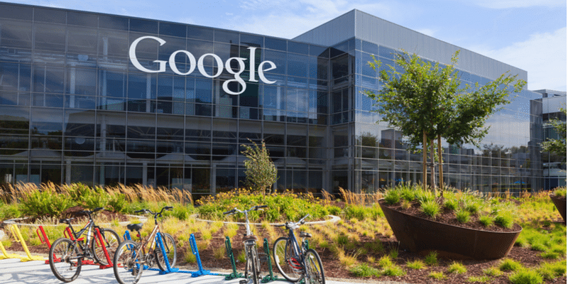 YourStory RSS Feed – Google तीन वर्षों में विजाग में डेटा सेंटर, AI में 88,000 करोड़ रुपये का निवेश करेगा: आंध्र के मुख्यमंत्री